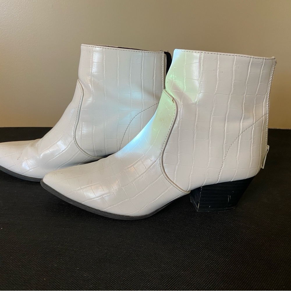 Qupid Point Toe Booties - Picture 2 of 6